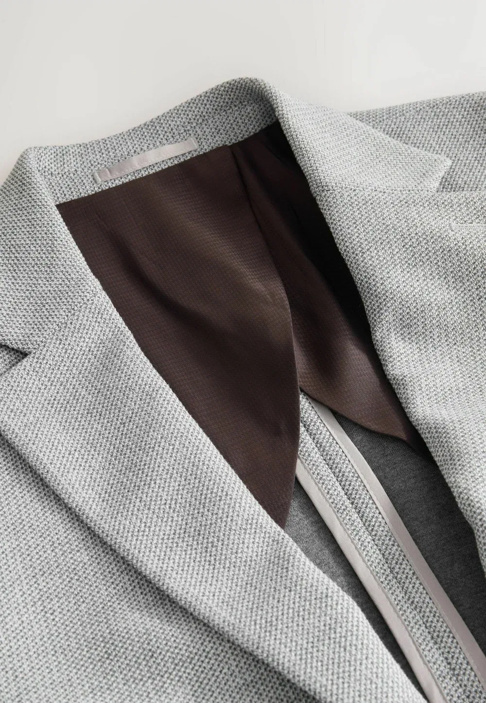 Приталенный пиджак из фактурного трикотажа - короткое пальто Next, Grey — фото 2