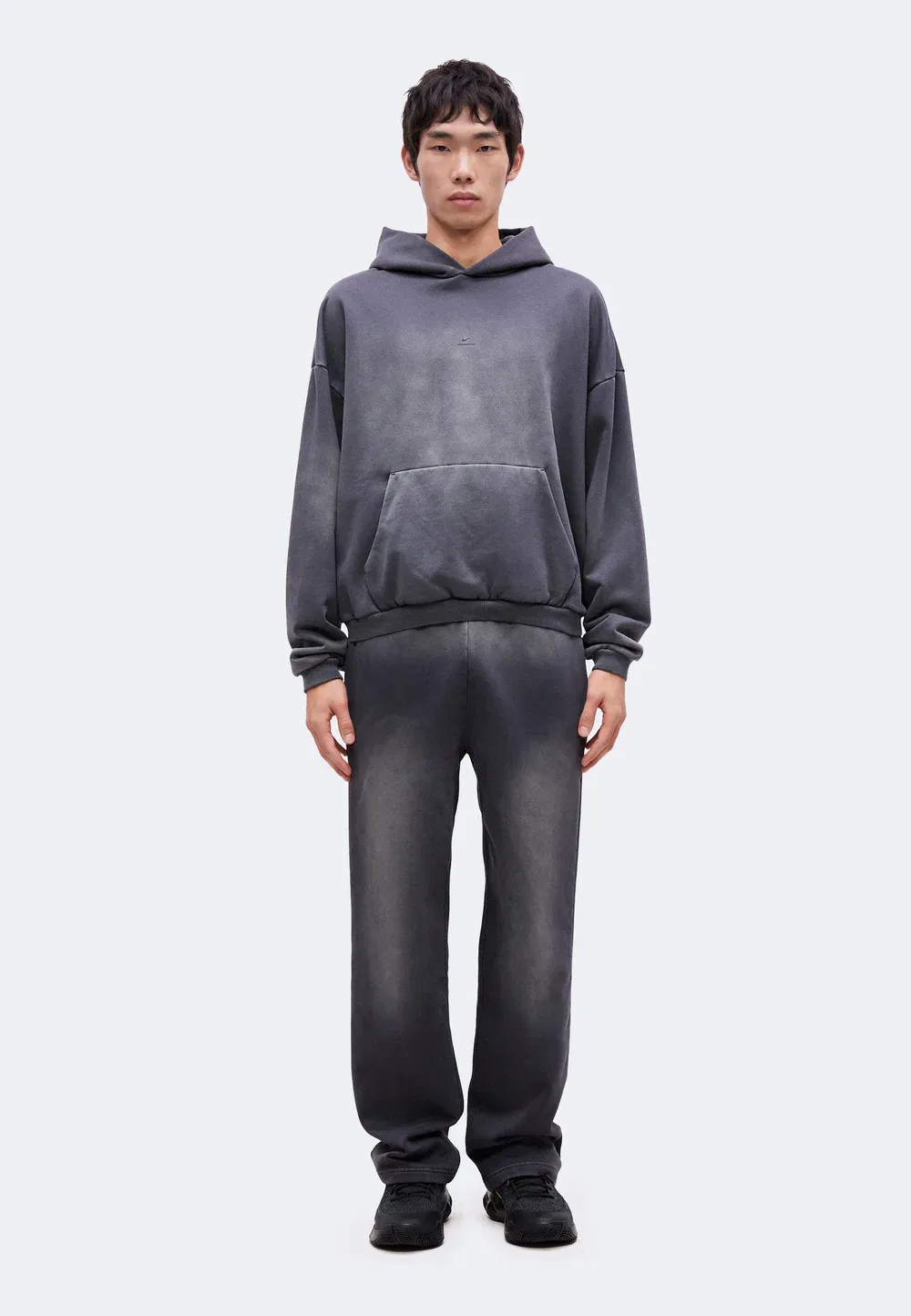 Стандартная толстовка с капюшоном, сильно выстиранная Nike Performance, Black/Pale Ivory — фото 2