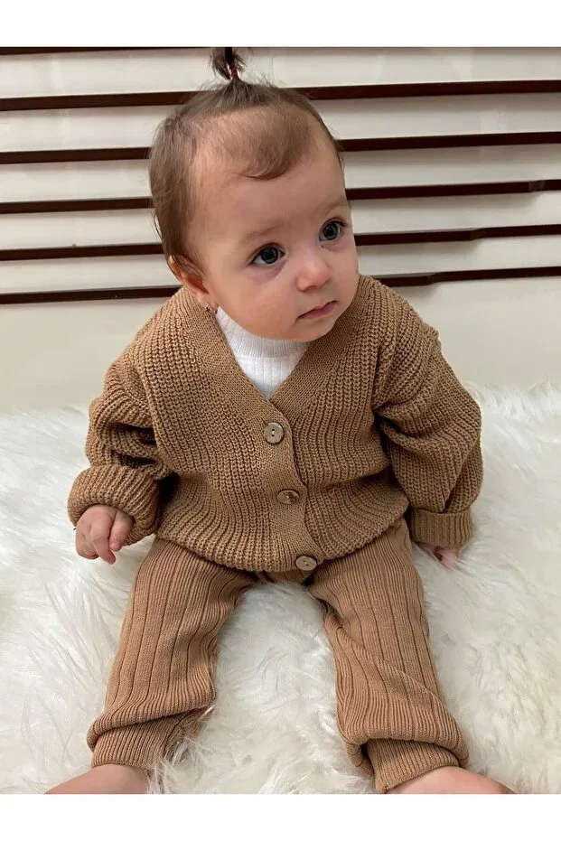 Детский кардиган оверсайз с деревянными пуговицами Thessaloniki knitwear wooden buttoned oversize basic unisex model a.brown Meriç Bebe, A. Coffee — фото 3