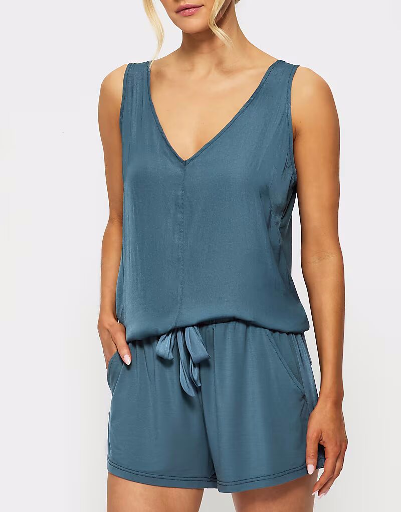 

Синие шорты из атласного трикотажа Raye Kbx