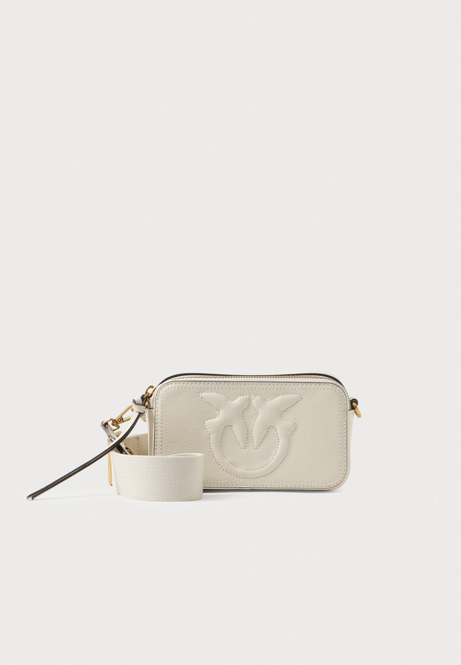

Сумка кросс-боди Pinko CAMERA CASE MINI, Bianco Seta/Antique Gold-Coloured/White
