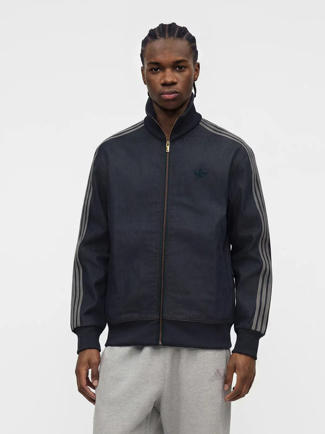 Джинсовая куртка Adidas Originals Between-Season Jacket Firebird Adicolor в дымчато-синем и темно-синем цветах — фото 2