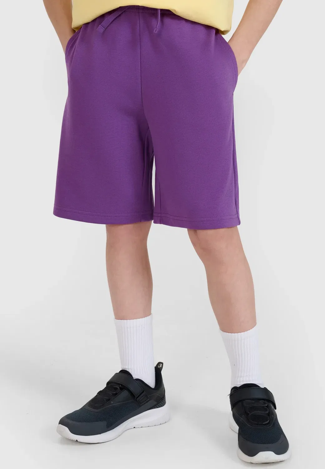 Spodenki dresowe chłopięce - czarne 122 (6-7 лат) - спортивные шорты 4F, Violet — фото 2