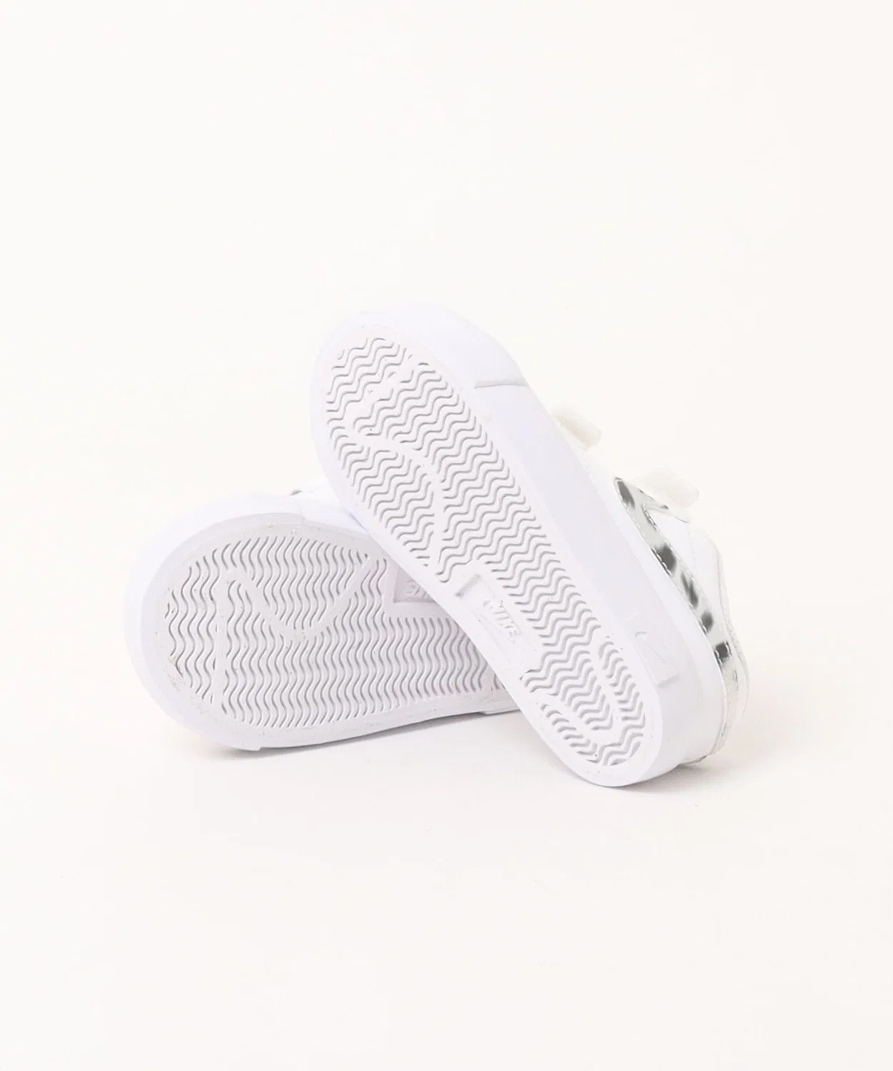 Детские кроссовки для мальчиков с липучками Nike Tennis Essential CHW P TD, White/Black — фото 3