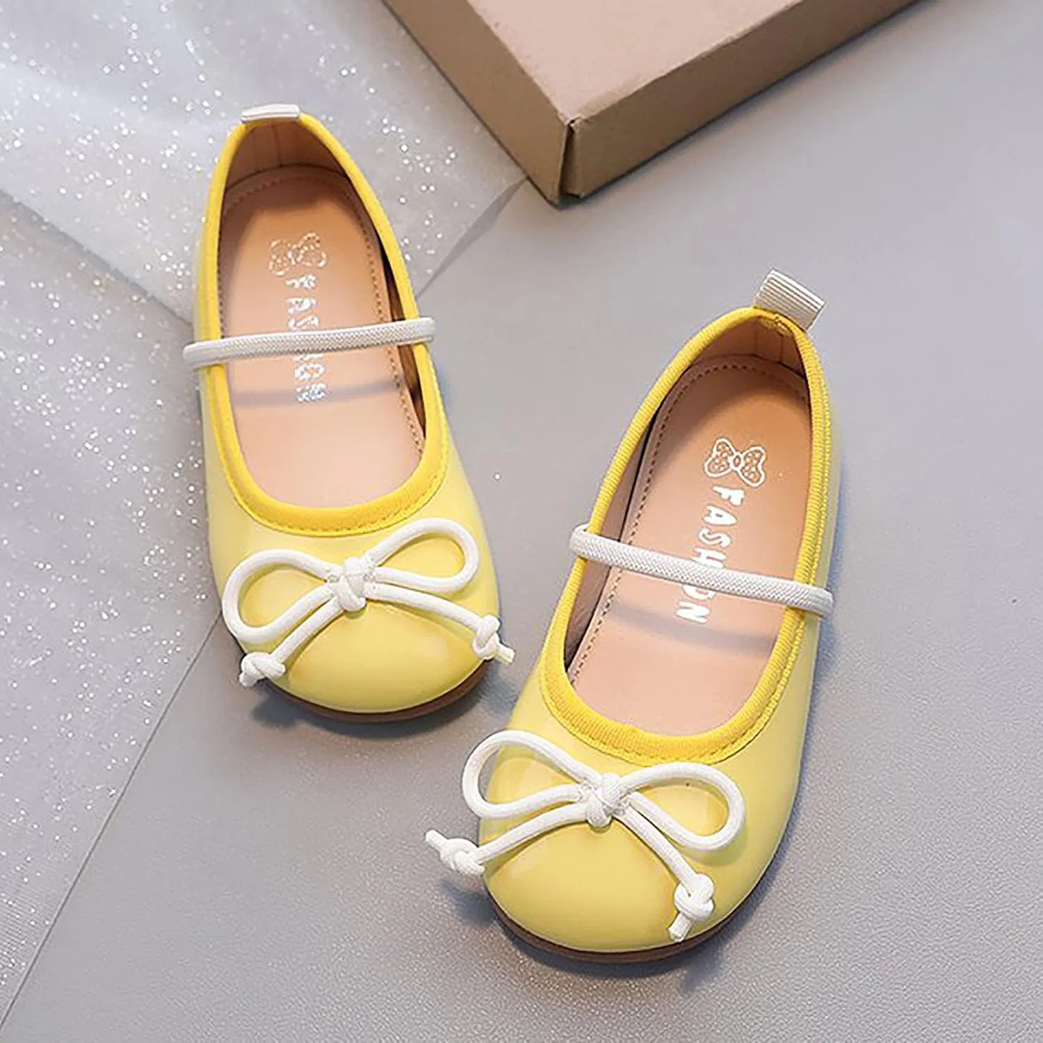 Детские туфли для девочек с бантом из экокожи, Yellow — фото 3
