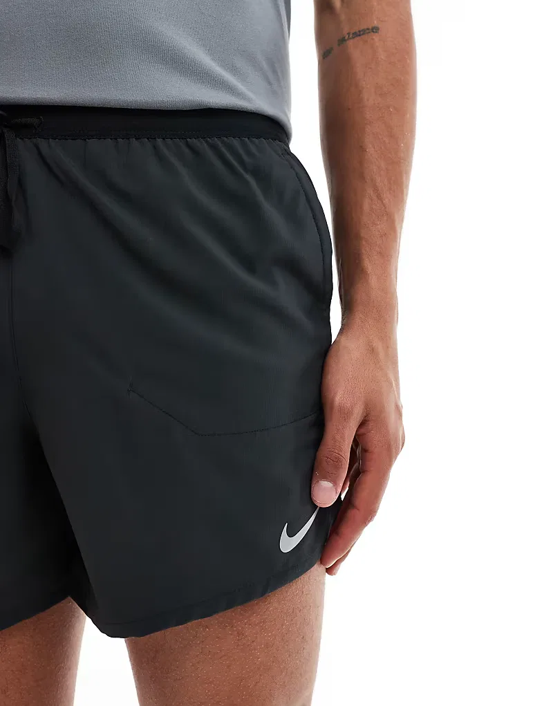Шорты Nike Stride 5 дюймов, черный — фото 3