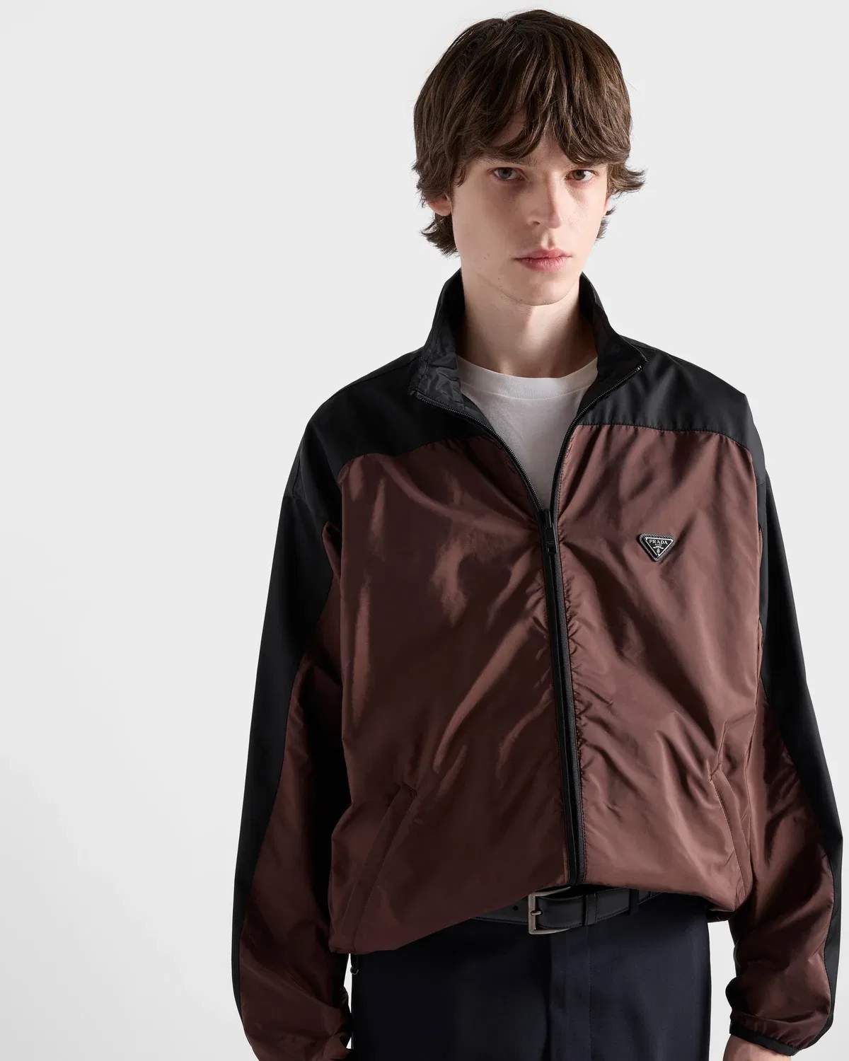 Легкая куртка с воротником-стойкой Re-Nylon Prada, коричневый — фото 4