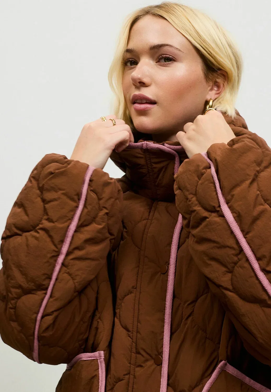 Легкая стеганая куртка - зимняя куртка Next, Tan Brown With Pink Piping — фото 3