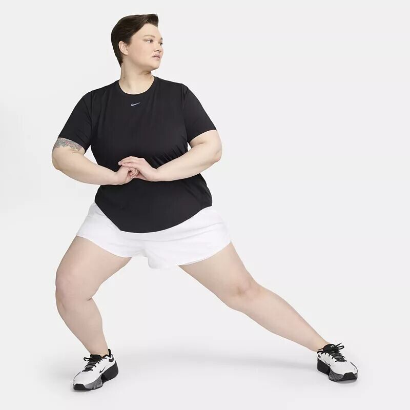 Женский топ с короткими рукавами Nike One Classic Dri-FIT (большие размеры), черный — фото 2