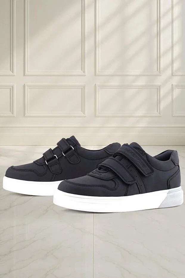 Детские спортивные туфли для мальчиков на шнуровке Genuine leather velcro black and white sole Rakerplus, Black