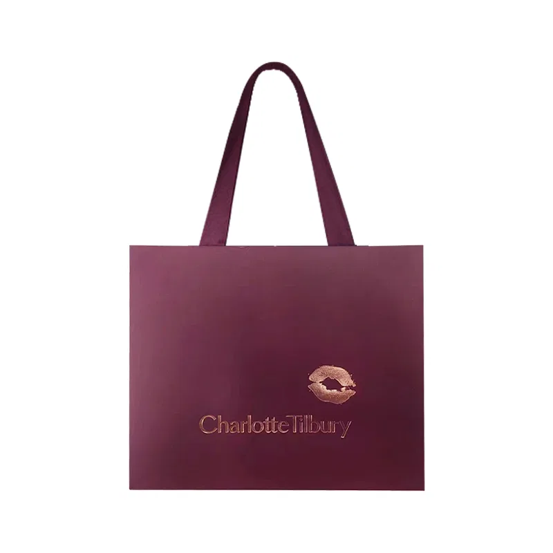 Женская пудра для лица с эффектом размытия, модель Little Gold Plate, Charlotte Tilbury, Natural White — фото 2