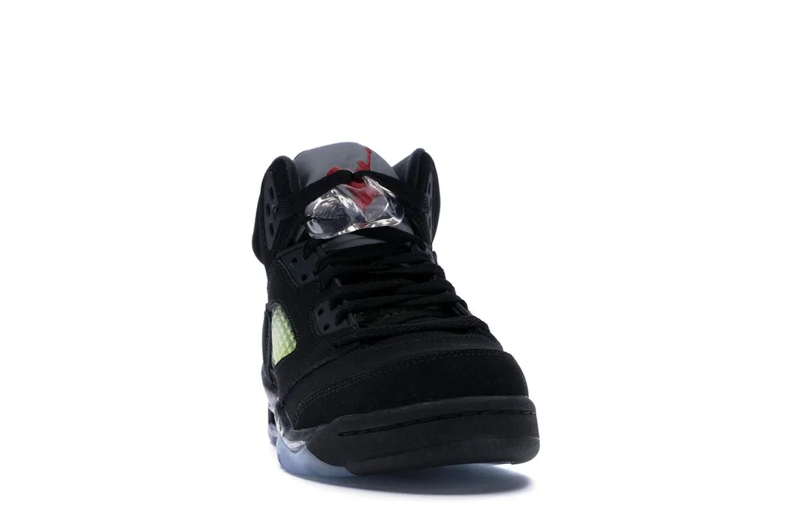 Детские кроссовки Lifestyle с металлическими акцентами Jordan 5 Retro, Black/Fire Red-Metallic Silver-White — фото 2