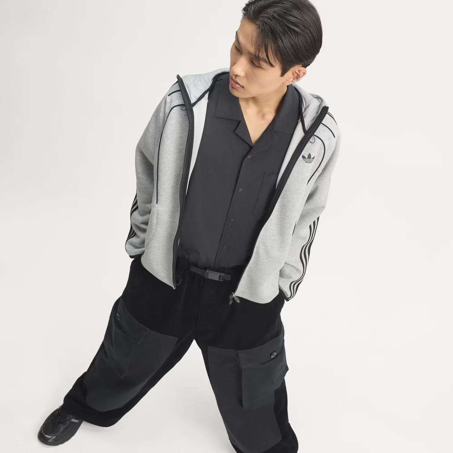 Мужское худи на молнии с контрастными линиями кроя Spacer Teamgeist 26 Cutline Adidas Originals, серый меланж — фото 3