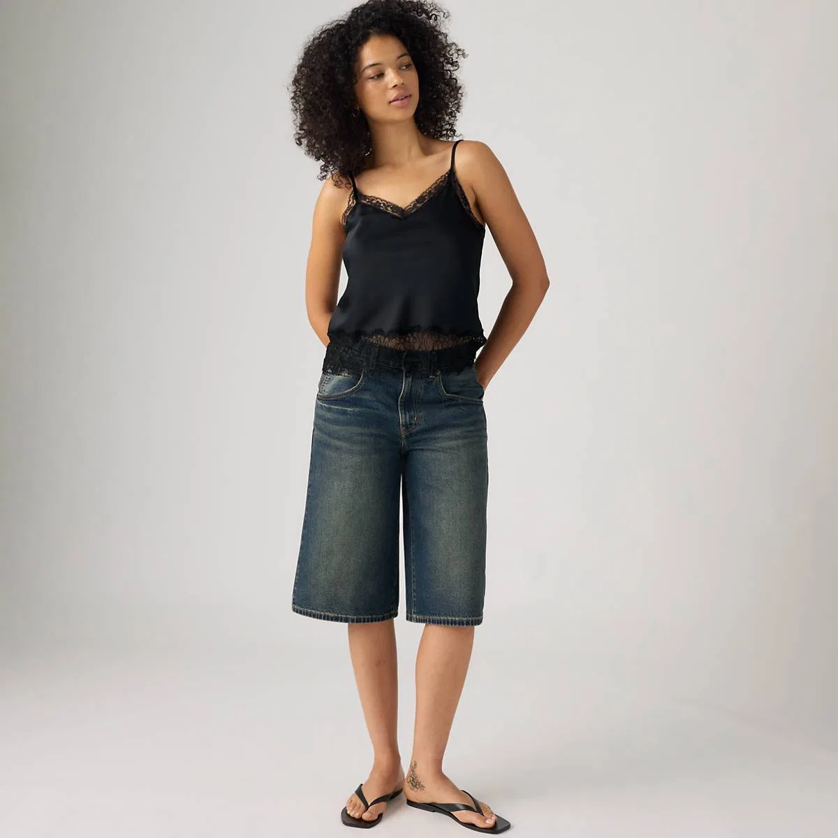 Очень свободные женские шорты Levi's, Happy Tale Jort - Medium Wash
