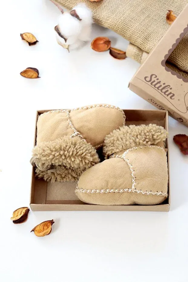Детские пинетки из натуральной кожи Organic suede leather unisex baby booties natural baby booties with wool inside stl4220 Sitilin, Brown — фото 4