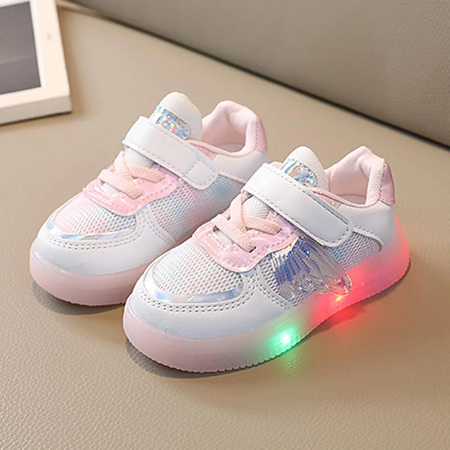 Детские кроссовки для девочек с подсветкой на шнуровке, Pink — фото 2