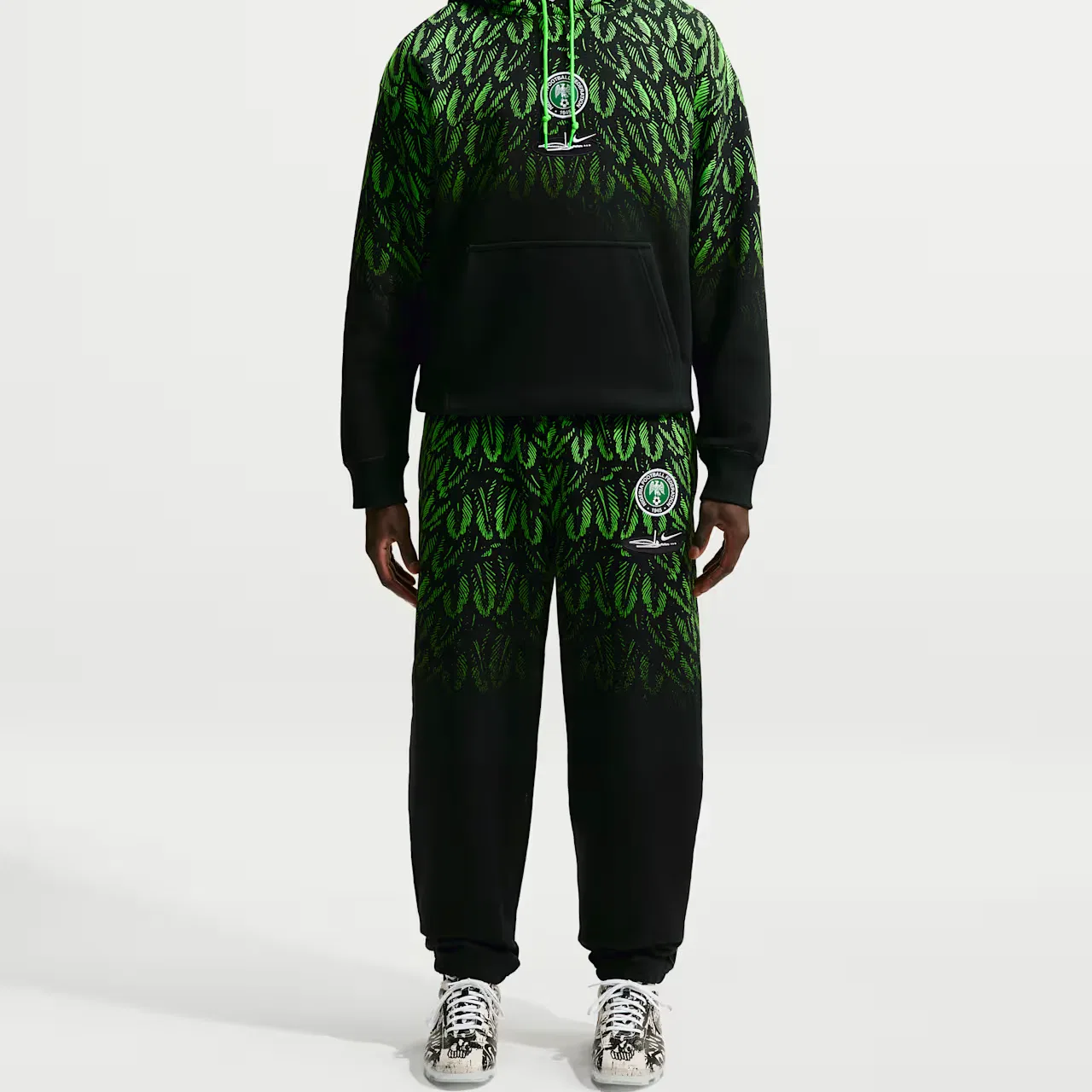 Повседневные брюки Nike, Black/Green — фото 3