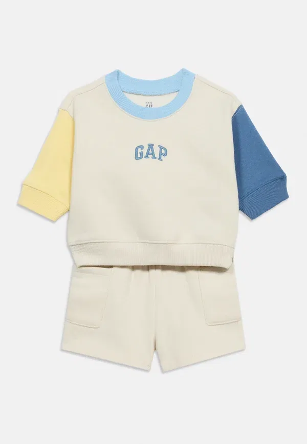 Комплект унисекс для экипажа: шорты и шорты Gap — фото 3