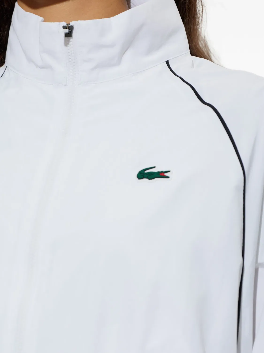 Трековая куртка белая с кантовой отделкой Lacoste, белый — фото 2