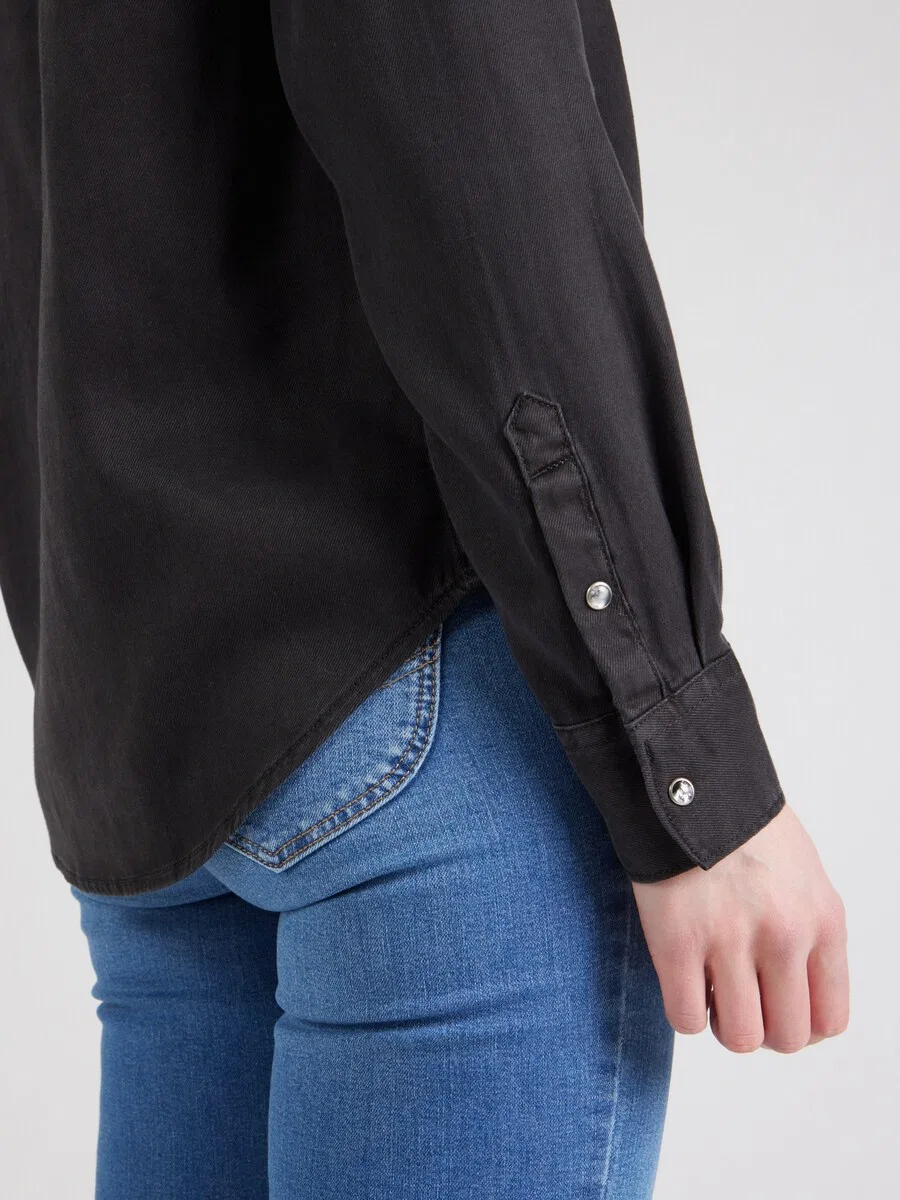 Блузка LEVI'S «Iconic Lightweight Western Shirt» черного цвета — фото 2