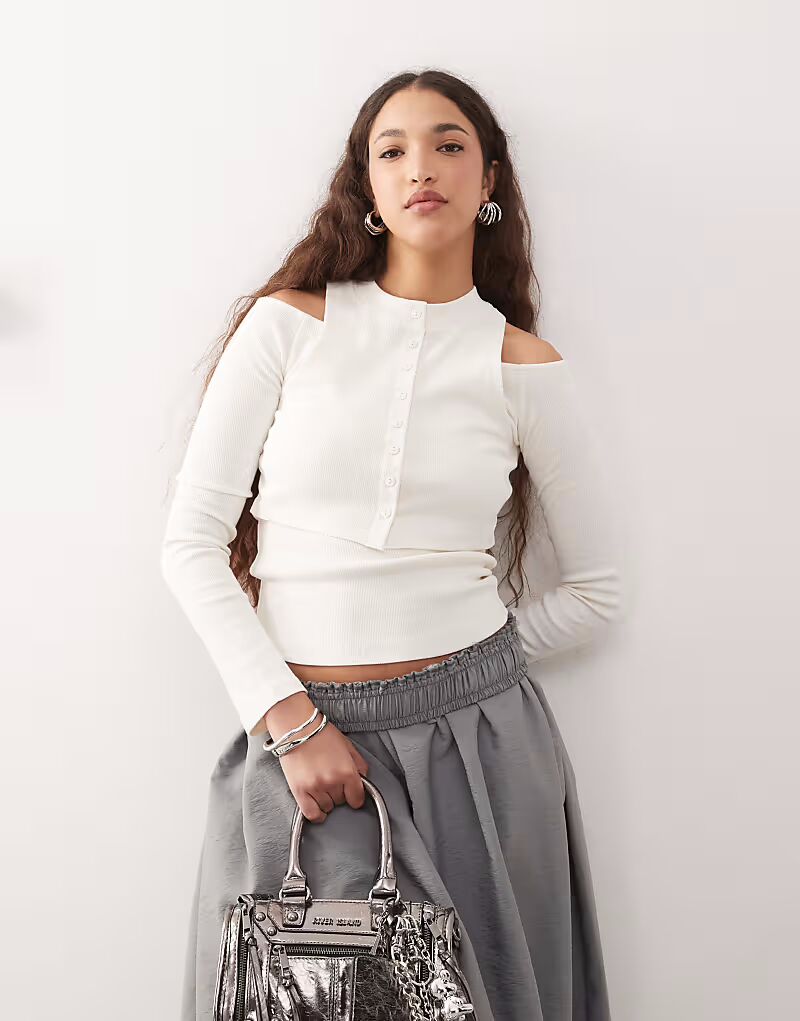 

Топ ASOS DESIGN button through double layer cut out top in ecru