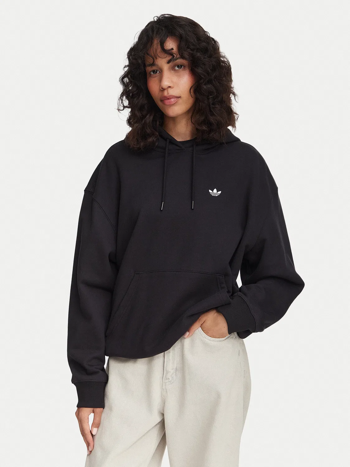 Женский свитшот оверсайз Essentials Adidas, черный