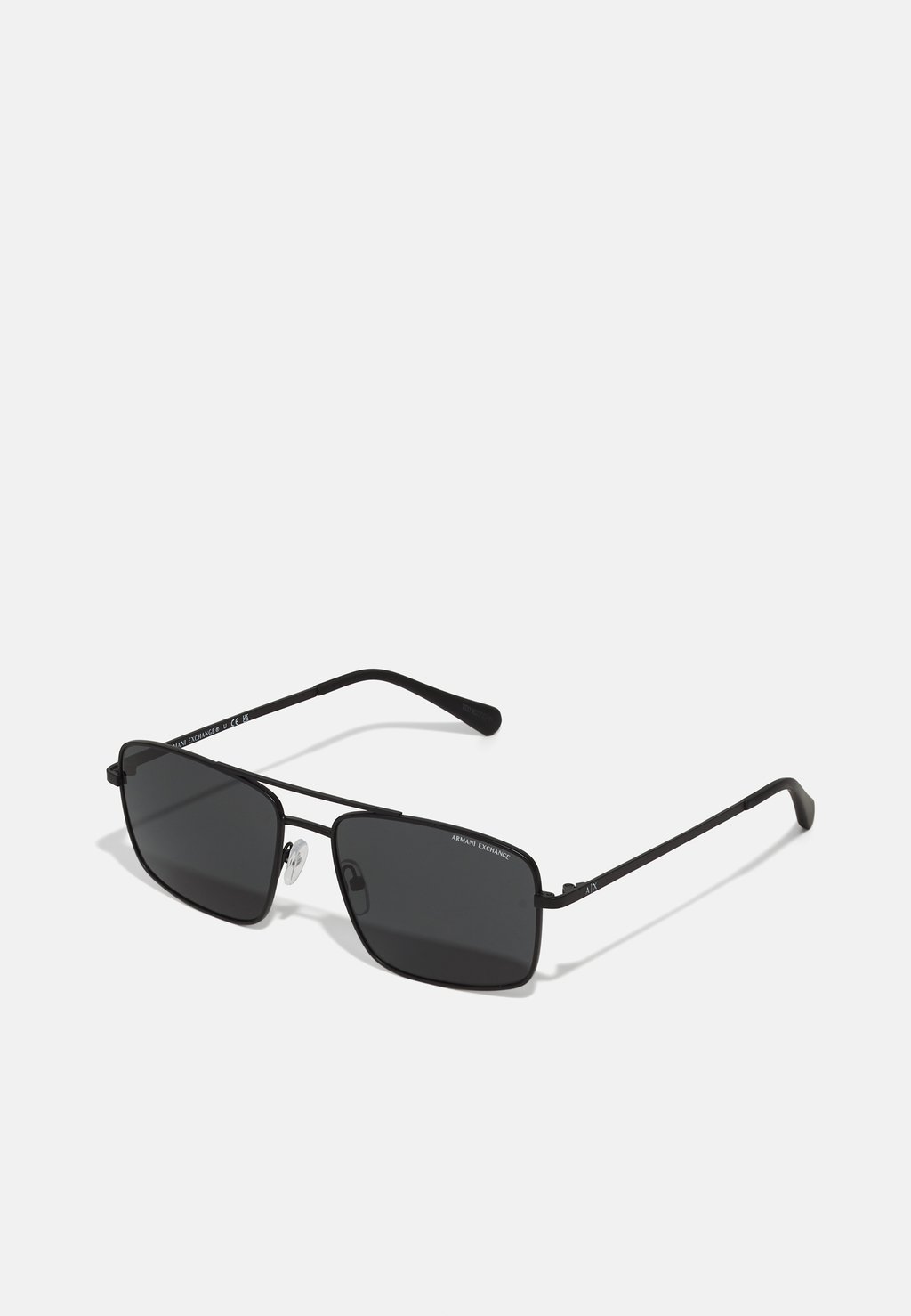 

Солнцезащитные очки Armani Exchange, черный