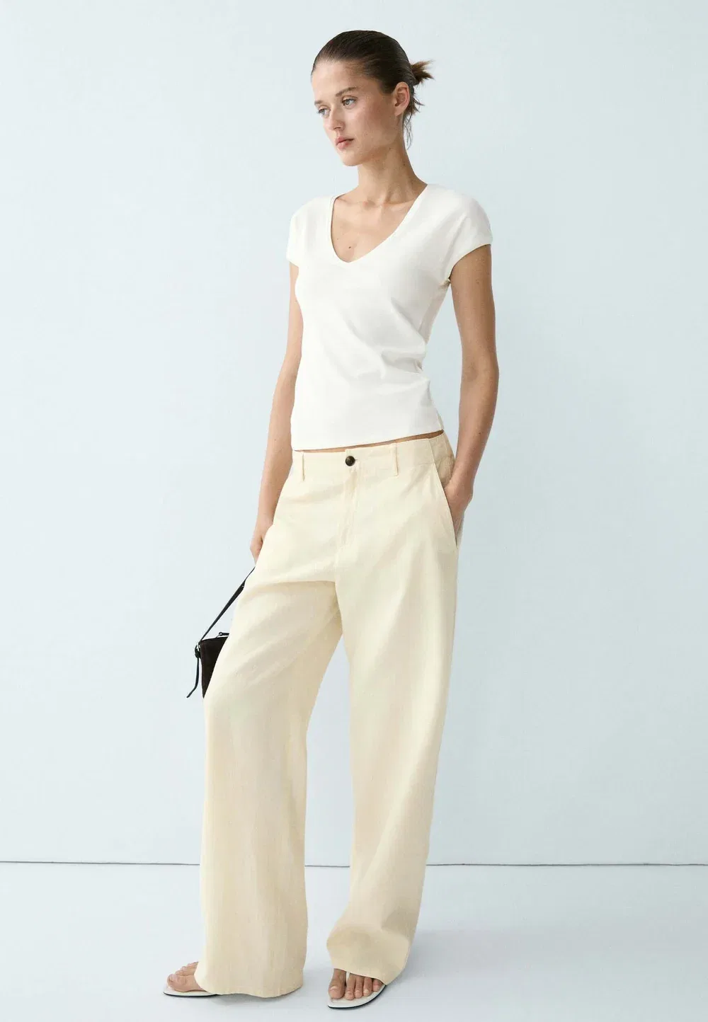 Футболка с V-образным вырезом - базовая футболка Massimo Dutti, White — фото 3