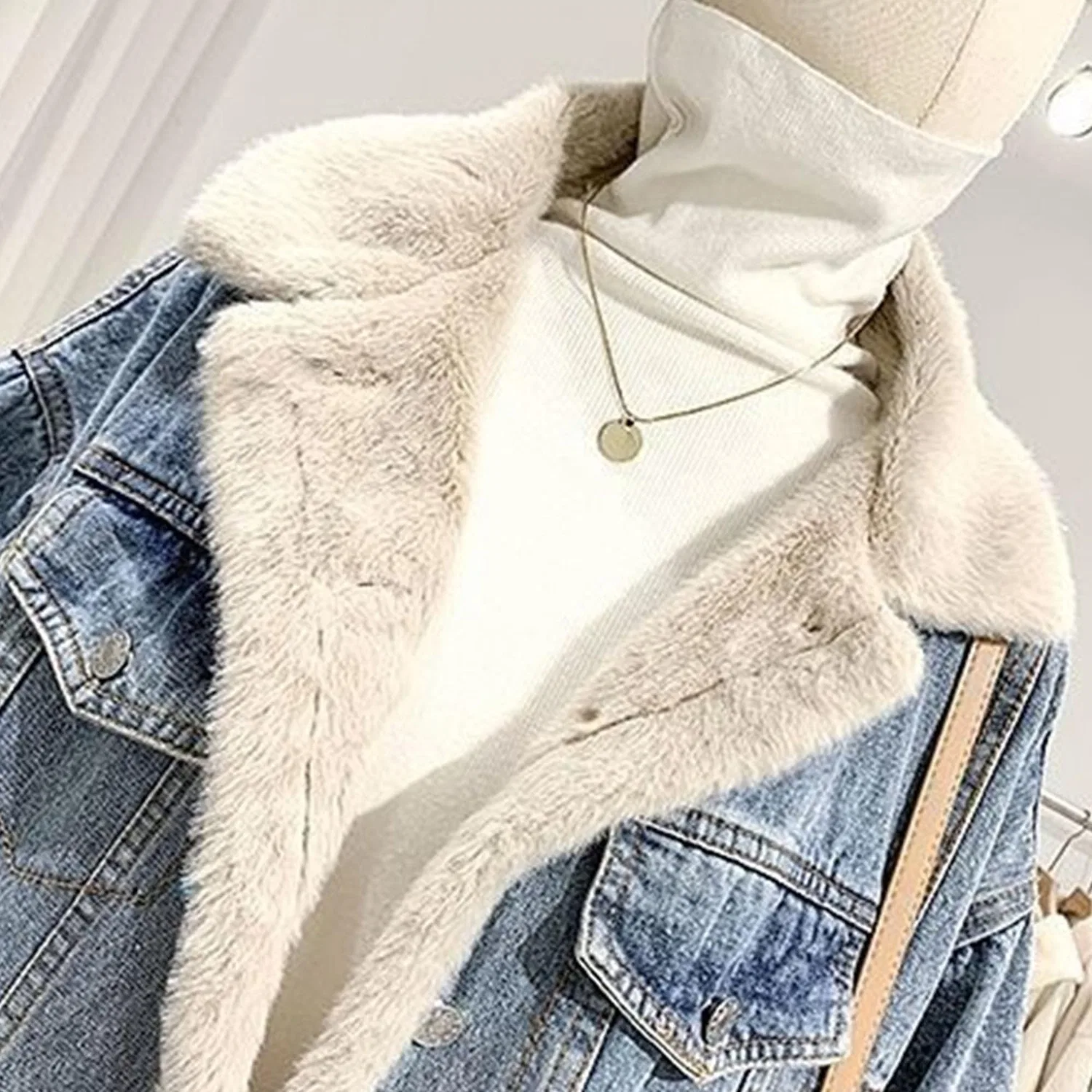 Женское джинсовое пальто-куртка оверсайз с подкладкой из шерпы, Blu — фото 3