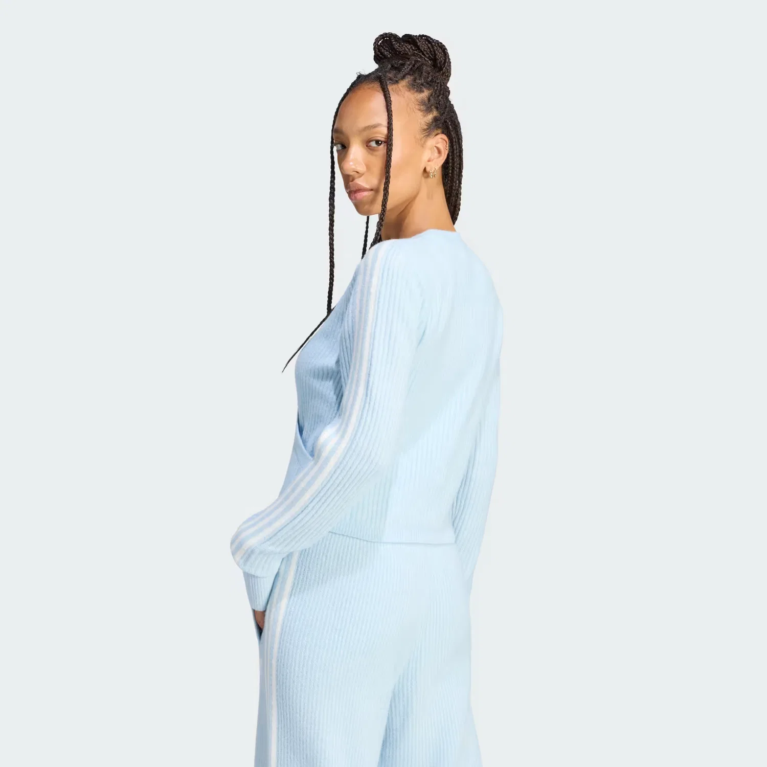 Женский вязаный кардиган оверсайз с запахом модели Knitted Wrap Around Cardigan Adidas Originals, Wonder Blue — фото 2