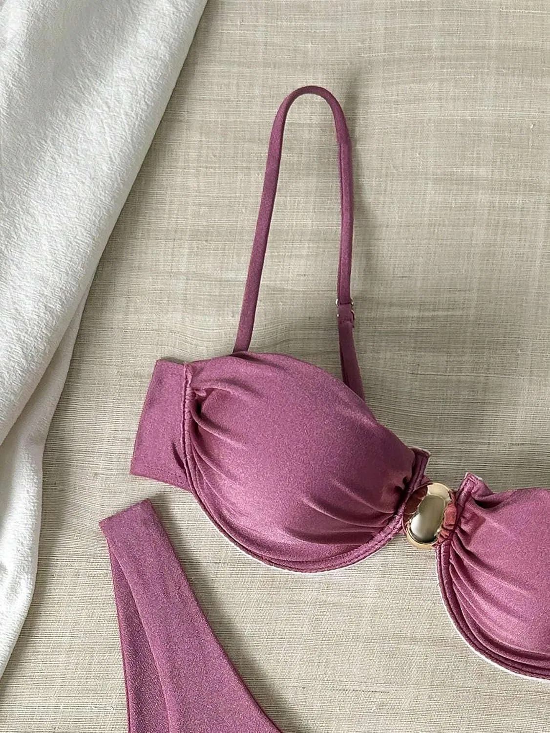 Женский бикини-сет с рюшами V-образного выреза Generic, Dusty Pink — фото 4