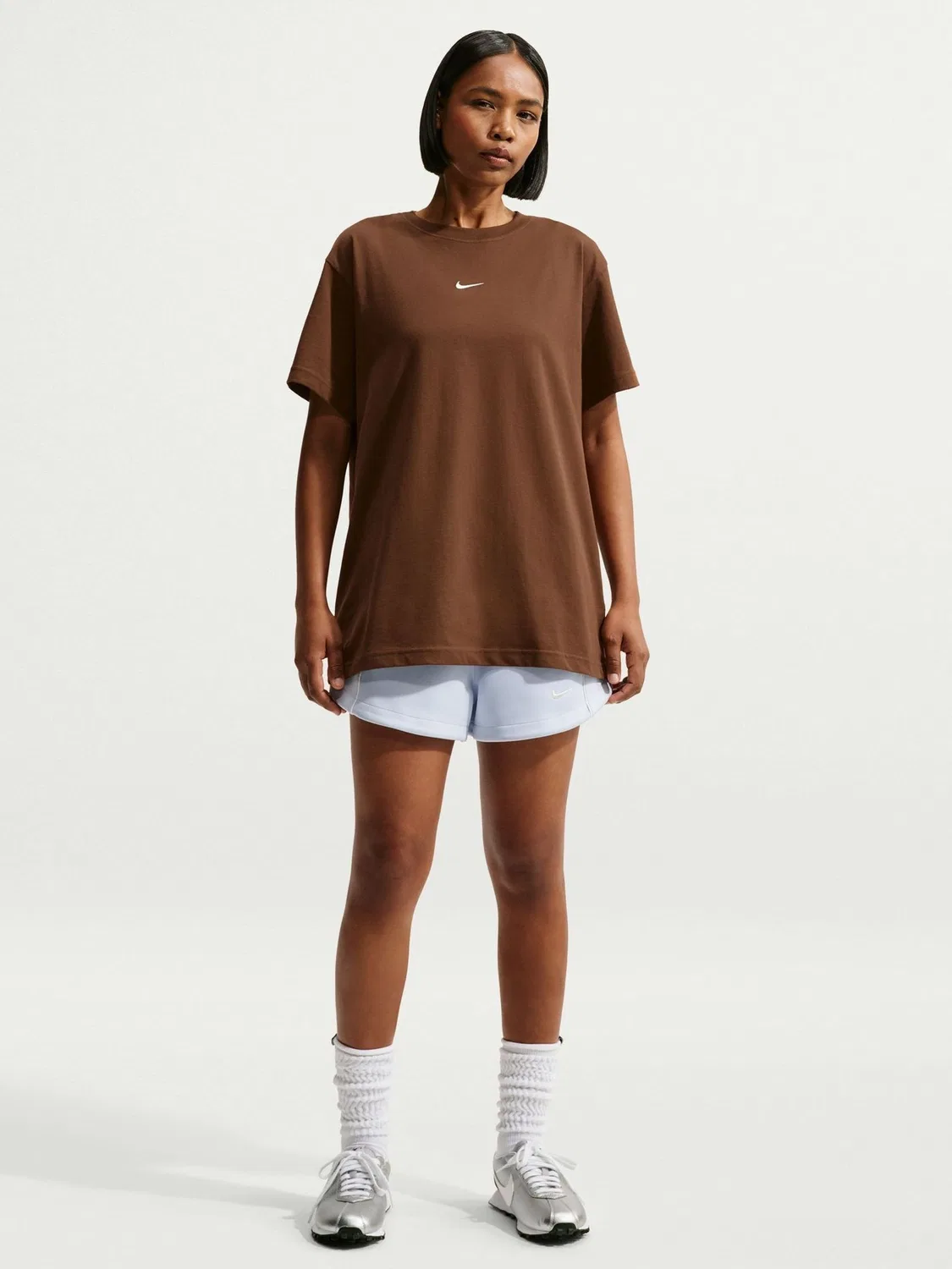 Футболка оверсайз Nike Sportswear Essential, Cacao Wow Brown — фото 2