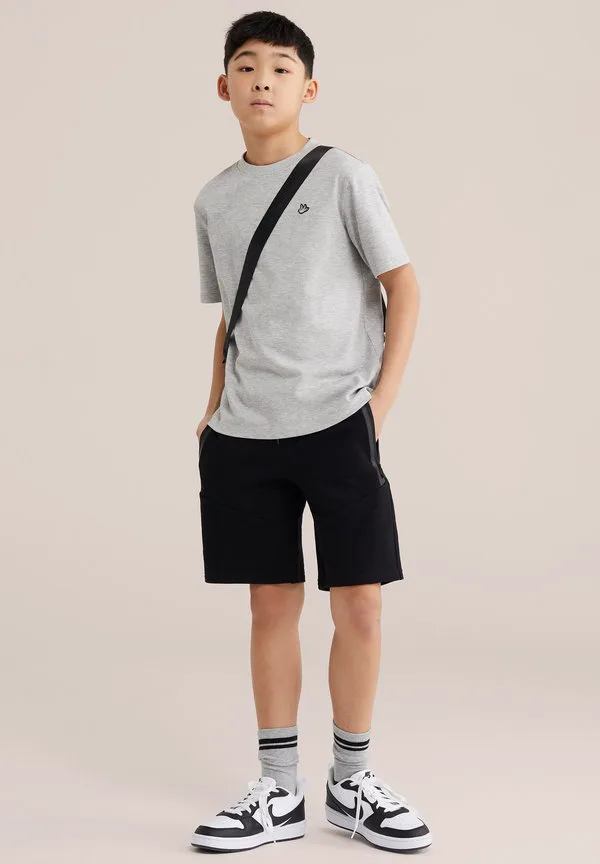 Спортивные штаны We Fashion, Black