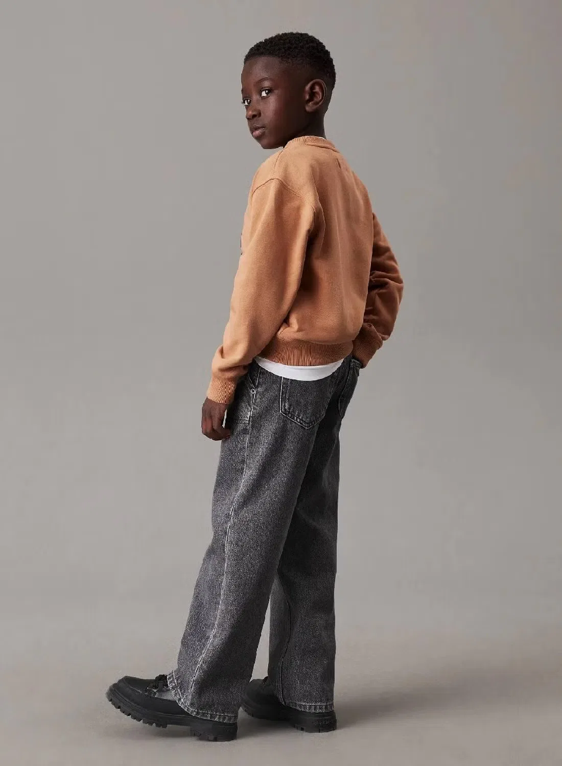 Свитшот свободного кроя с логотипом Calvin Klein Jeans, чайный — фото 2