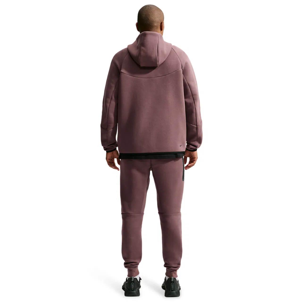 Мужские джоггеры утепленные Tech Fleece Jogger Nike, Black/Tattoo — фото 4