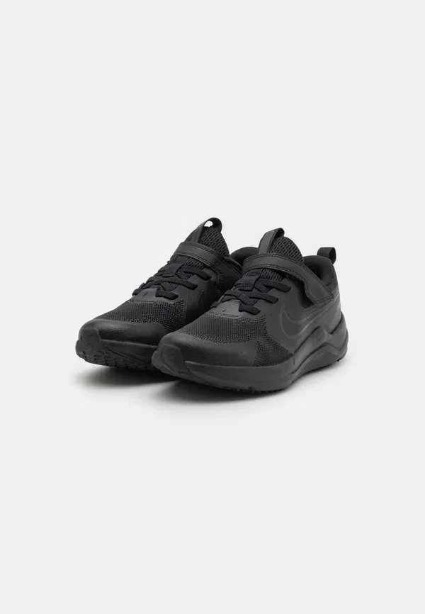 Кроссовки беговые Cosmic Runner Nike Performance black/anthracite, черный — фото 2