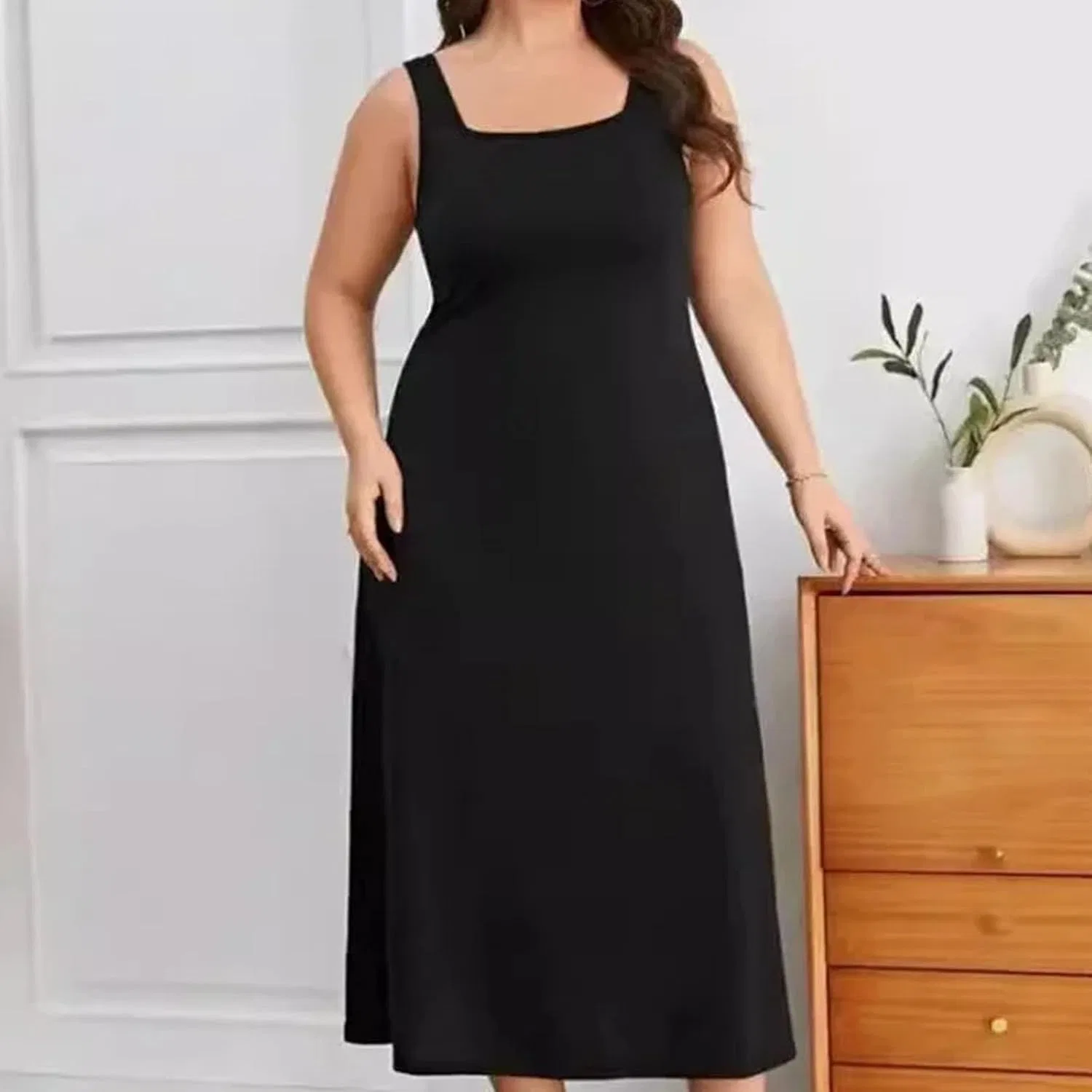 Женское платье-футляр без рукавов с V-образным вырезом Plus Size, Black — фото 3