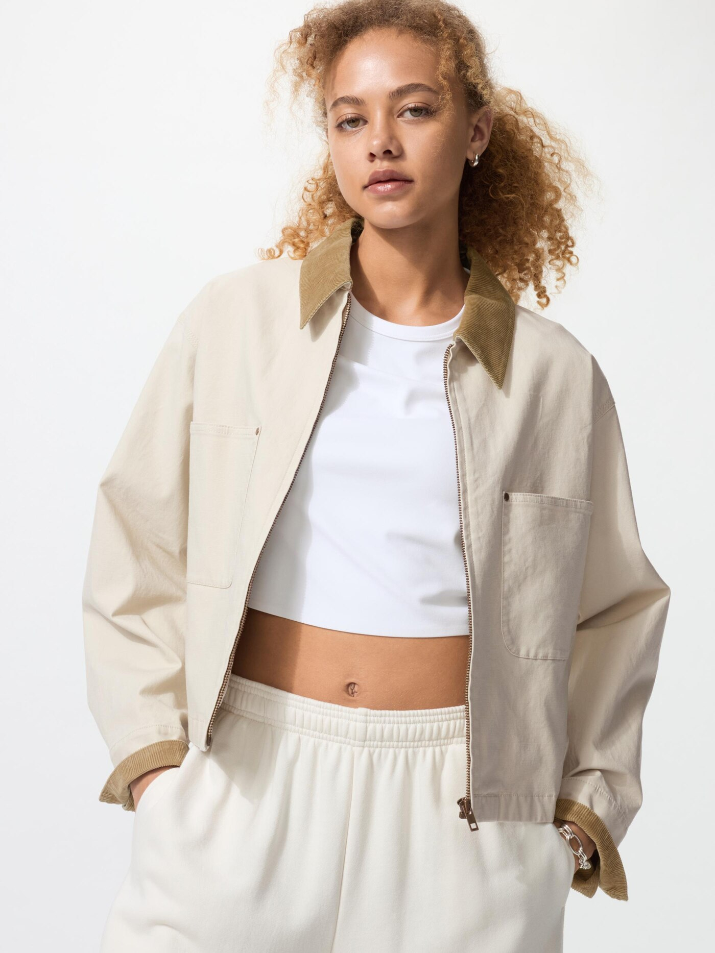 Куртка-рубашка Uniqlo Zip-Up Short, кремовый