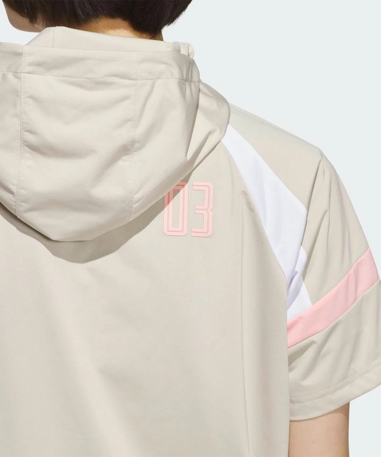 Женская анорак-куртка без рукавов с капюшоном и полузастежкой Adidas Golf, Beige — фото 4
