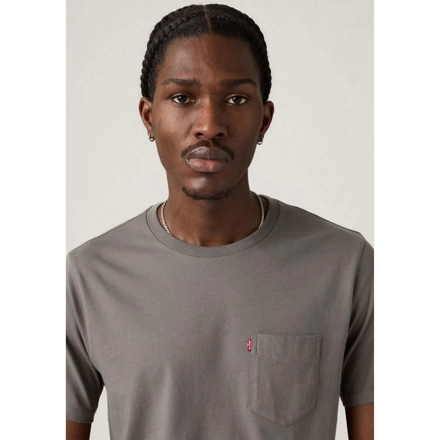 Мужская футболка с нагрудным карманом Classic Pocket Tee Levi's, Smoked Pearl — фото 4