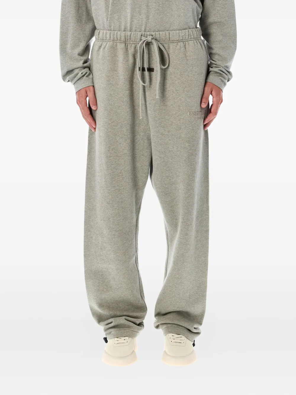 

Спортивные брюки на кулиске FEAR OF GOD ESSENTIALS, серый