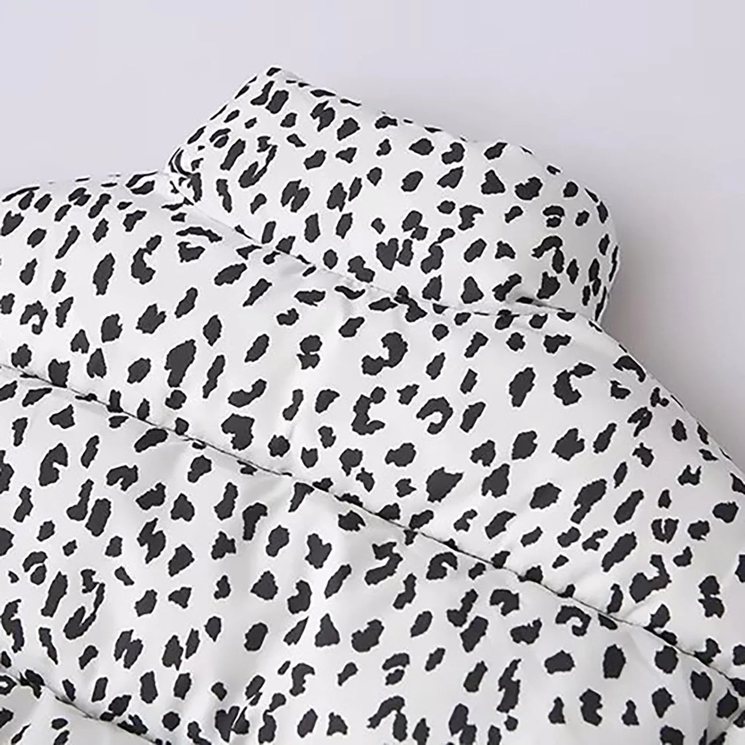 Женская куртка с принтом леопарда, короткая, на молнии, White — фото 4