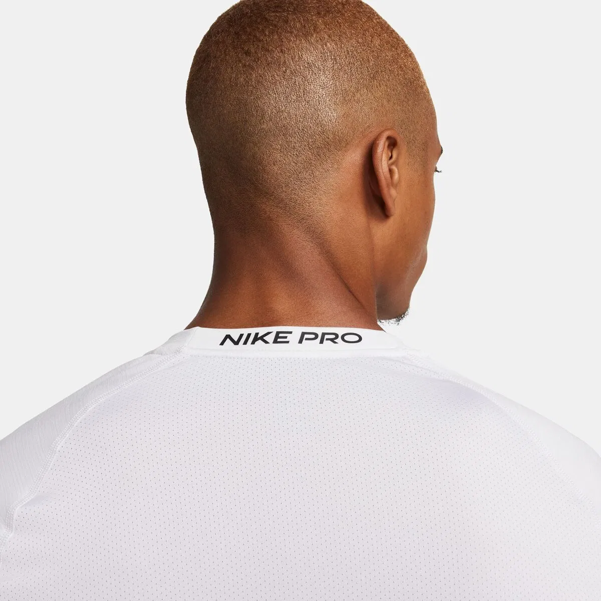 Мужская базовая футболка с длинным рукавом Nike Dri-FIT Warm Long-Sleeve Crew Top, White/Black — фото 4