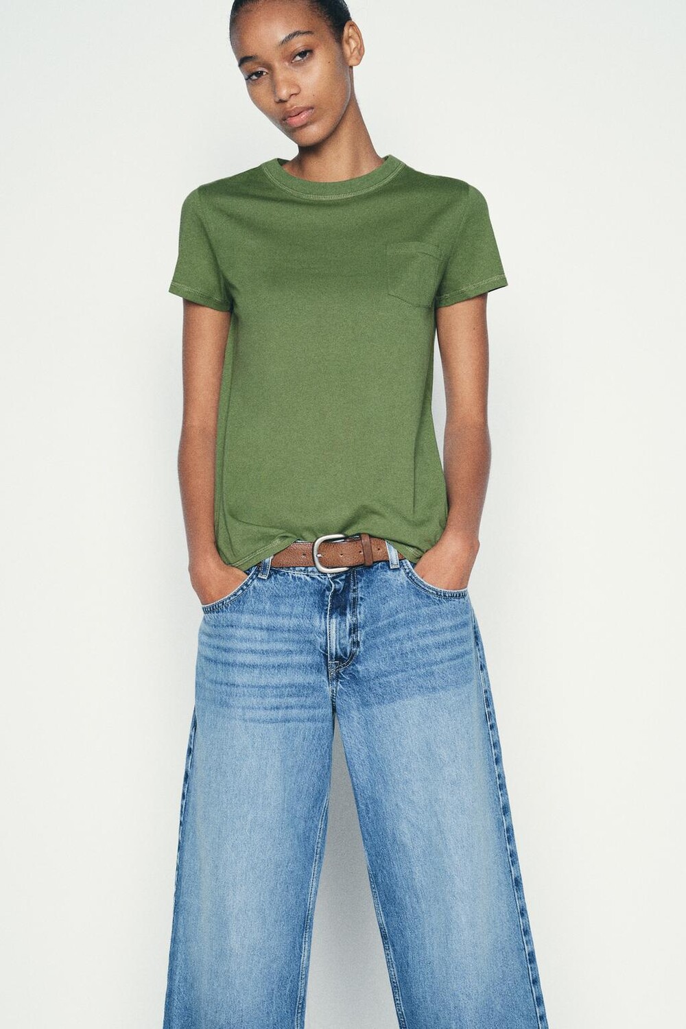 

Футболка с карманом ZARA, зеленый