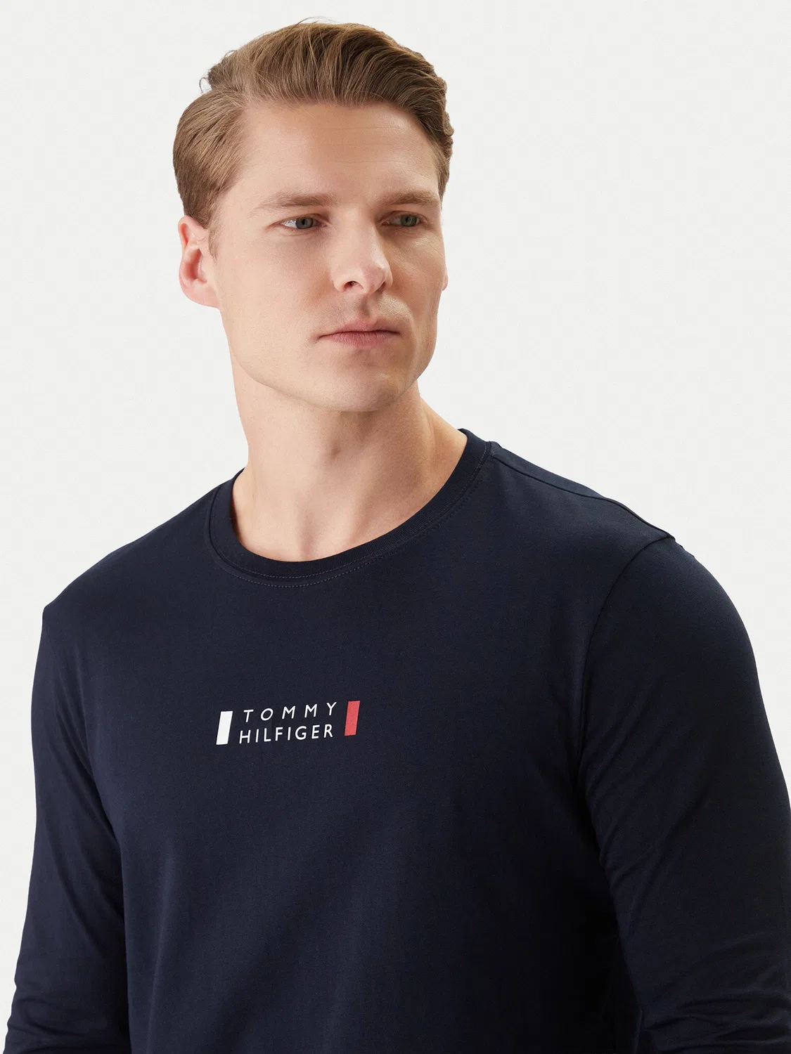 Мужской лонгслив приталенного кроя Brand Love Ls Tee Tommy Hilfiger, темно-синий — фото 4