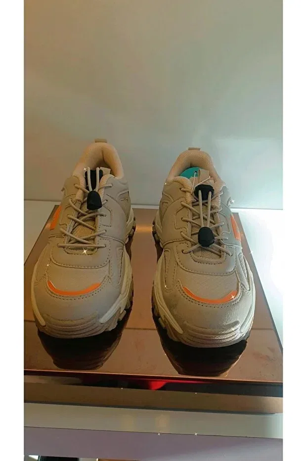 Детские спортивные туфли для девочек с коротким каблуком Vicco, Beige