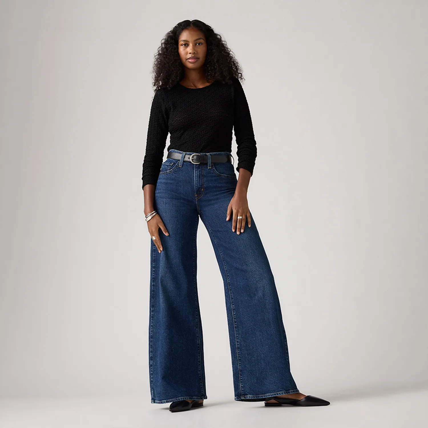 Levis Джинсы женские Medium Blue умеренно широкие — фото 4