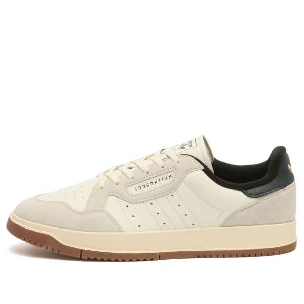 

Кроссовки Consortium sc powerphase - представлены к концу. Adidas, Off White, Core Black & Cream White