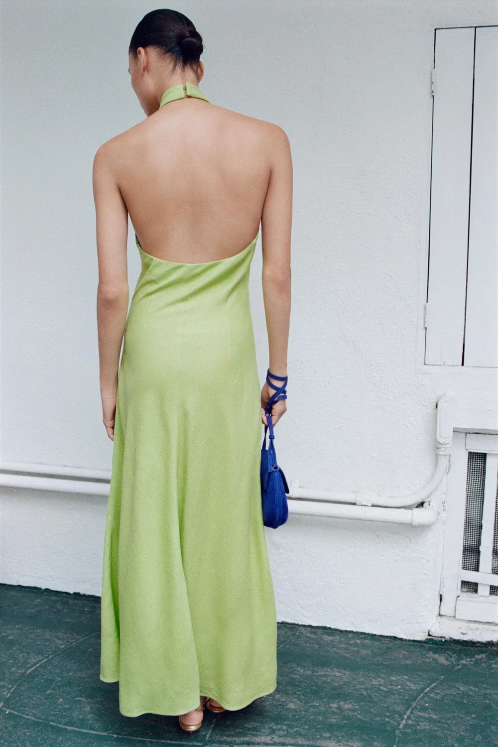 Платье-миди из льняной смеси с завязками на шее. ZARA, Lime — фото 3