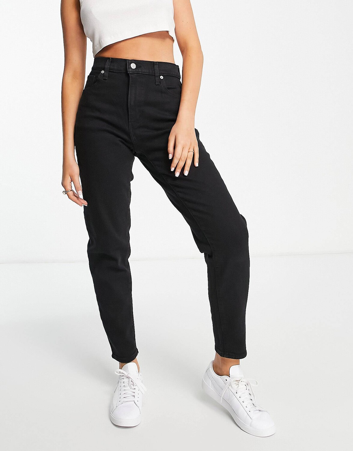 

Черные джинсы mom с завышенной талией Levi's